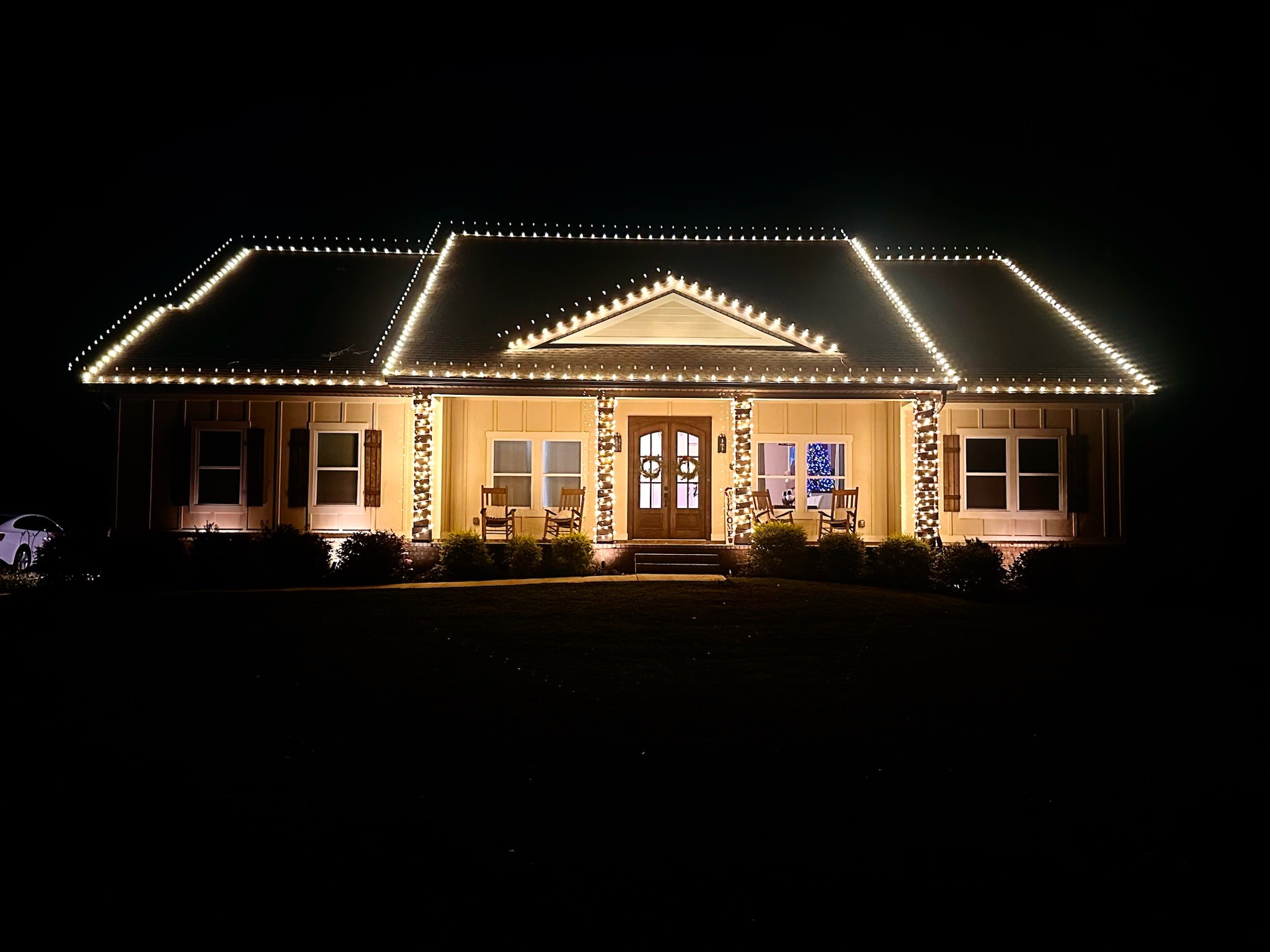Holiday lights design on a Tallahassee home